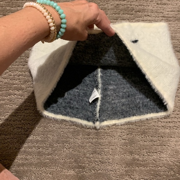 Nike Unisex Plush Knit Infinity Scarf - Picture 6 of 8